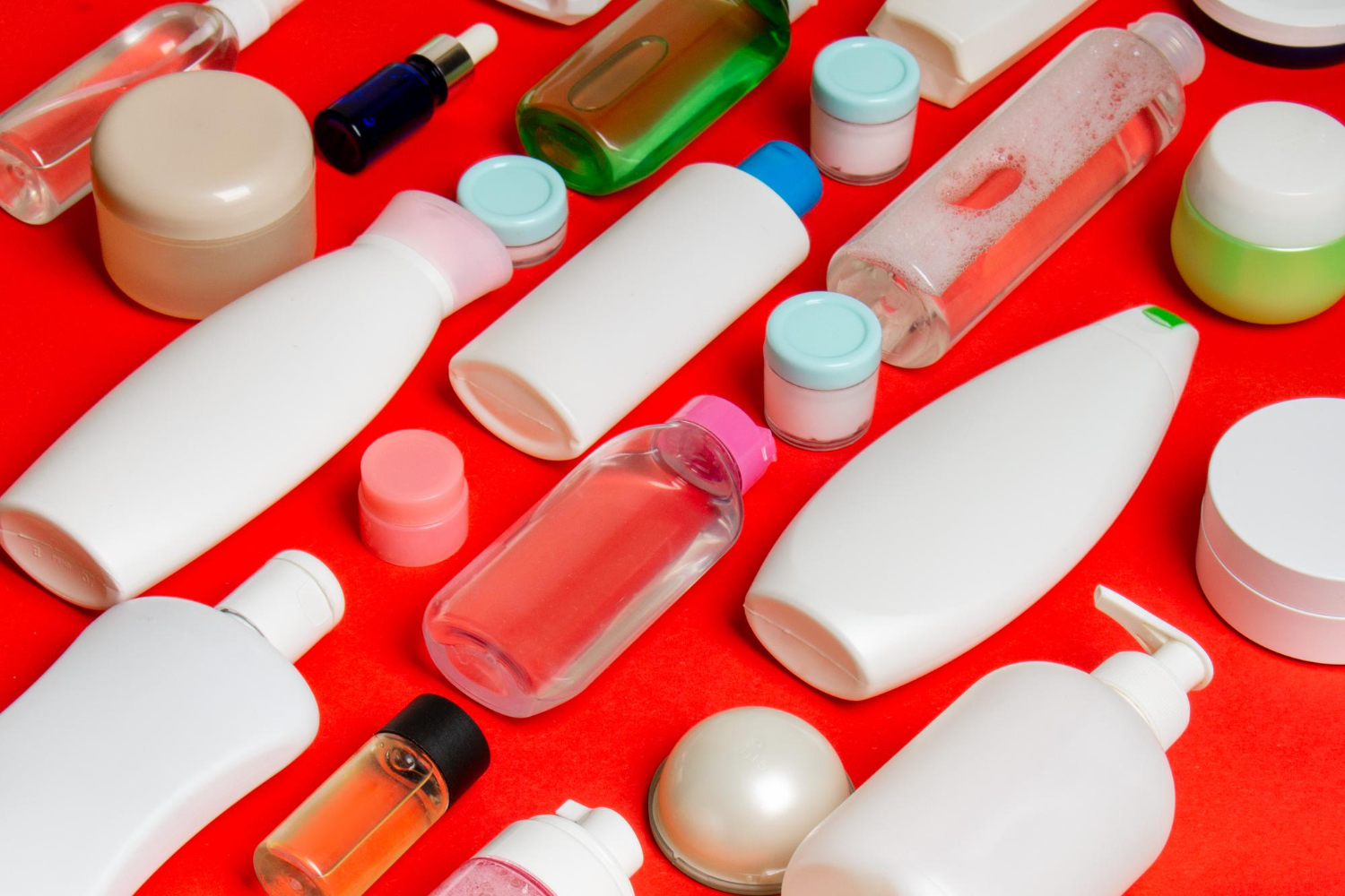 Resistance of plastics to chemicals – how to choose the right material for the contents?